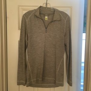 Smartwool merino wool 3/4 zip gray/white top, L